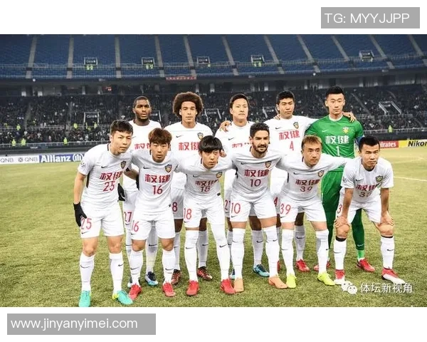 从草根到巅峰足球明星背后的艰辛与奋斗历程