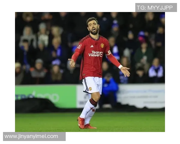 在足球场上祈愿胜利与团结的心灵祷告