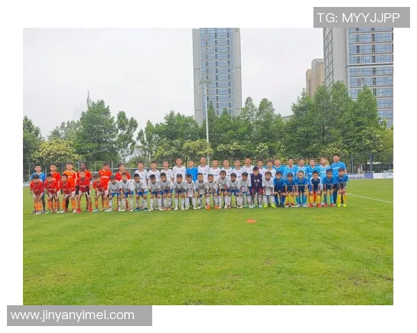 探索特殊足球的魅力与挑战：从规则创新到战术演变的全景分析