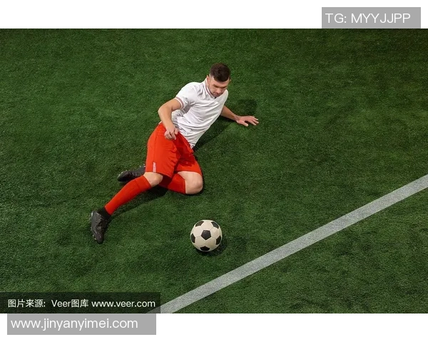 掌握足球正面截球技巧的关键要领与训练方法解析