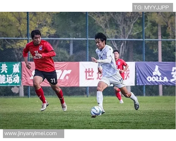 职业足球服的选择与搭配技巧助你在赛场上尽显风采与实力